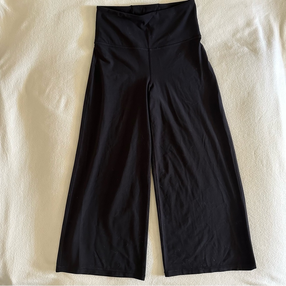Athleta Black Wide-Leg Cropped Yoga Pants